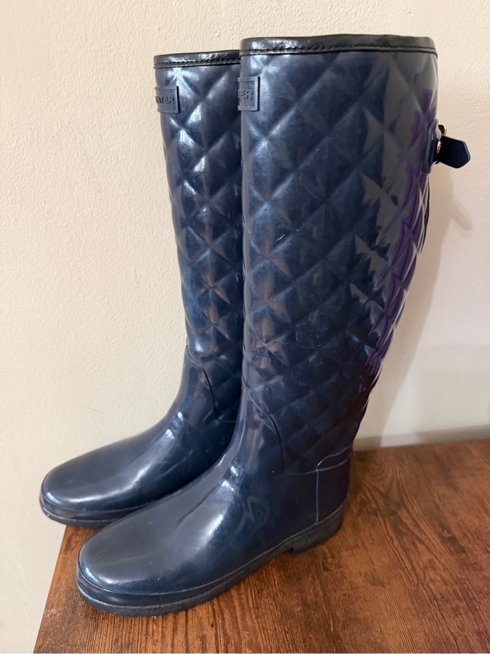 Hunter Navy Quilted Rain Boot Detail with White Stripes Size 8 - Picture 7 of 9